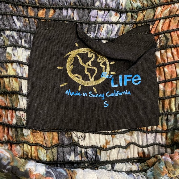 Blue Life Floral Romper - Picture 5 of 5